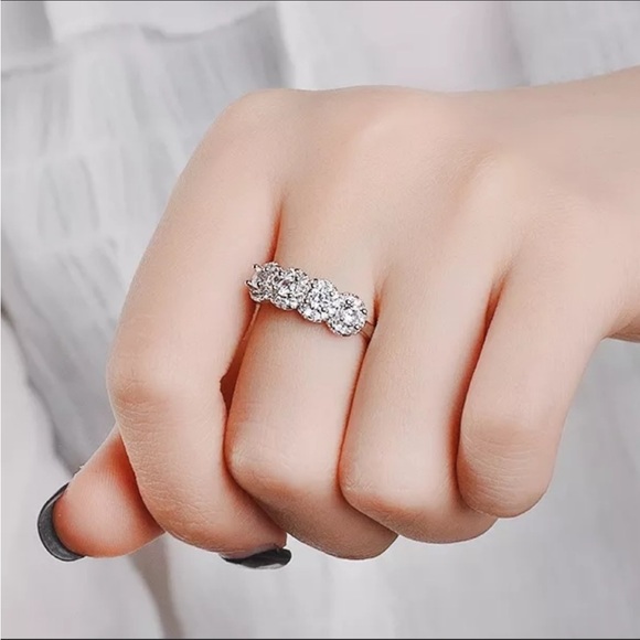 New 925 Silver Round Diamonds Engagement Ring - Picture 2 of 2